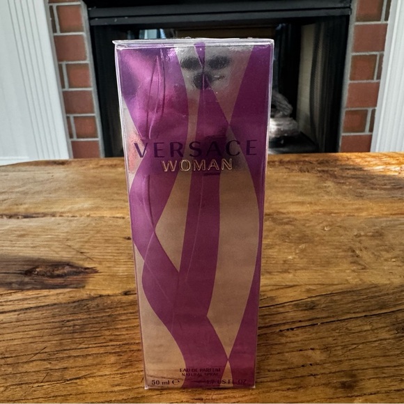 NEW SEALED Versace Woman EDP ~ 50 ml / 1.7 oz - Picture 5 of 8